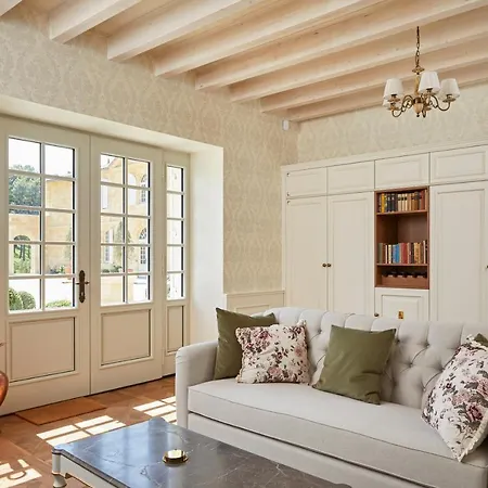 Panzió Chateau De Clotte & Suites