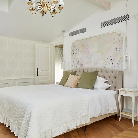 Panzió Chateau De Clotte & Suites