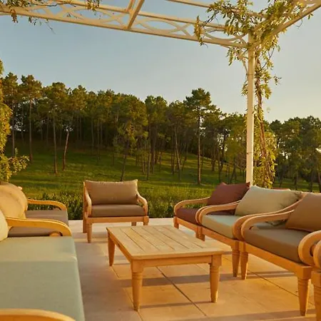 Chateau De Clotte & Suites