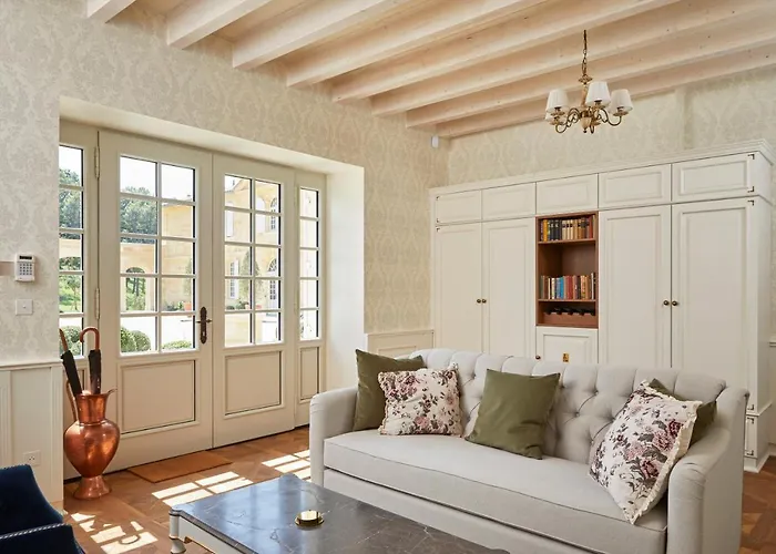 Frühstückspension Chateau De Clotte & Suites