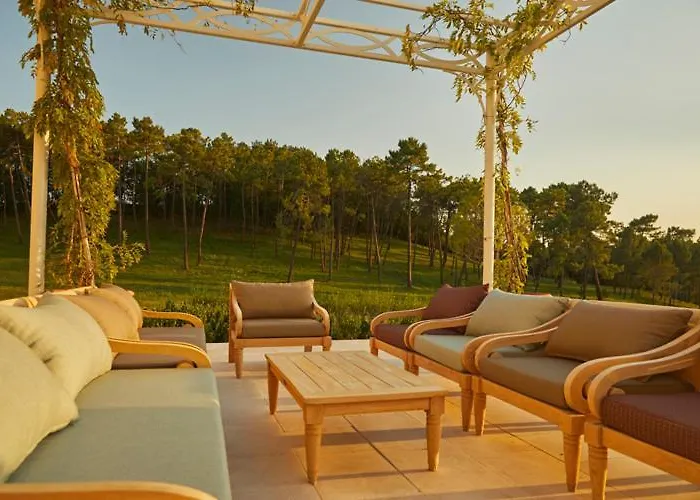 Chateau De Clotte & Suites